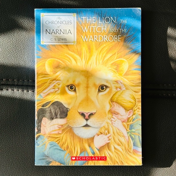 The Chronicles of Narnia The Lion, The Witch and the Wardrobe CS Lewis Book - Picture 2 of 3